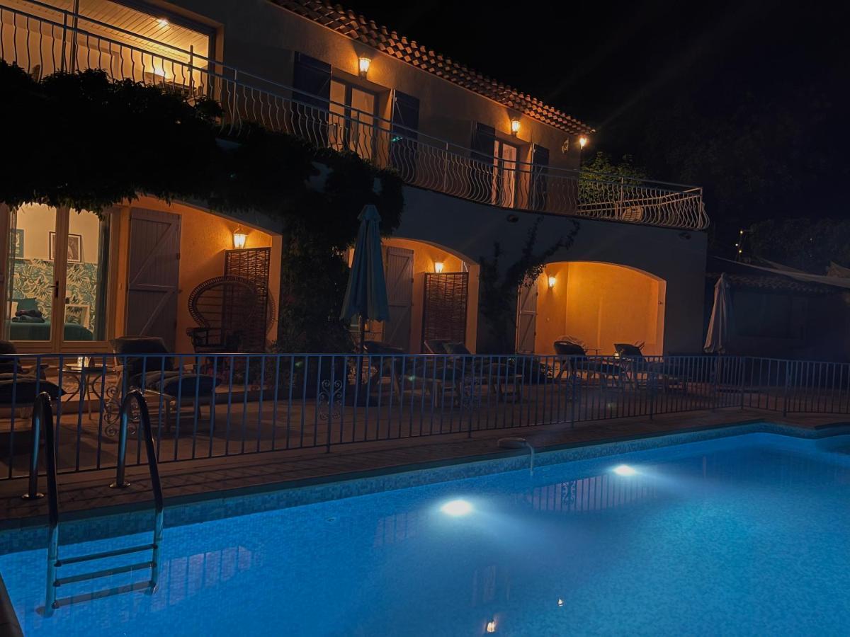 Hotel Les Volets Bleus Spéracèdes Exterior foto